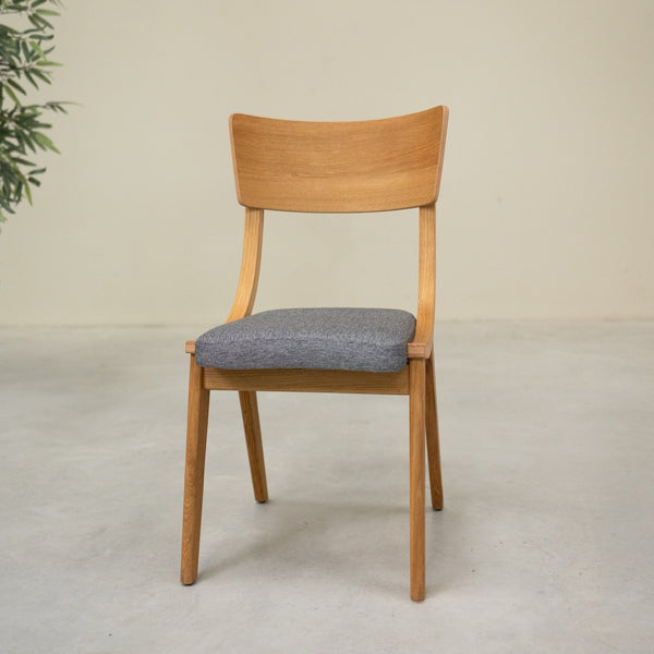 Pack de 2 o 4 Sillas de Comedor de Madera Maciza de Roble Lucas, tapizado Gris o Beige | NordicStory