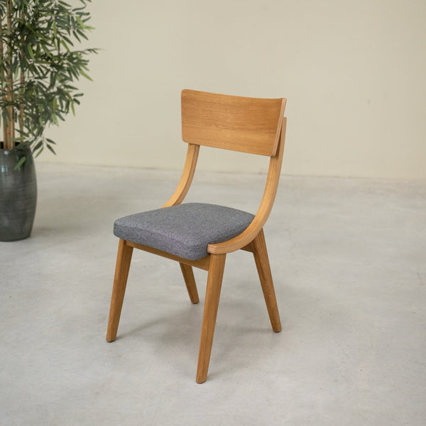Pack de 2 o 4 Sillas de Comedor de Madera Maciza de Roble Lucas, tapizado Gris o Beige | NordicStory
