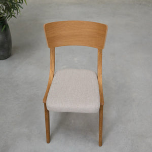 Pack de 2 o 4 Sillas de Comedor de Madera Maciza de Roble Lucas, tapizado Gris o Beige | NordicStory