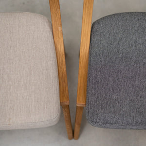 Pack de 2 o 4 Sillas de Comedor de Madera Maciza de Roble Lucas, tapizado Gris o Beige | NordicStory