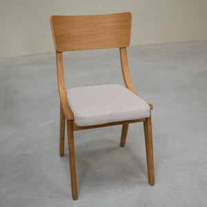 Pack de 2 o 4 Sillas de Comedor de Madera Maciza de Roble Lucas, tapizado Gris o Beige | NordicStory