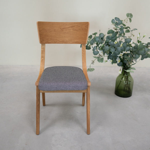 Pack de 2 o 4 Sillas de Comedor de Madera Maciza de Roble Lucas, tapizado Gris o Beige | NordicStory