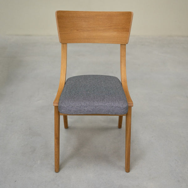 Pack de 2 o 4 Sillas de Comedor de Madera Maciza de Roble Lucas, tapizado Gris o Beige | NordicStory
