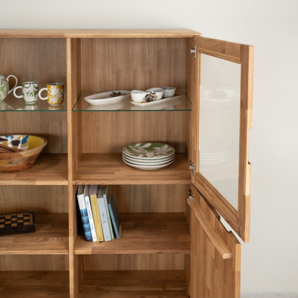 Armario Vitrina de madera maciza de roble Escandi 3 | NordicStory
