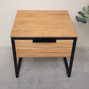 Mesita de noche de madera maciza de roble Runa | NordicStory