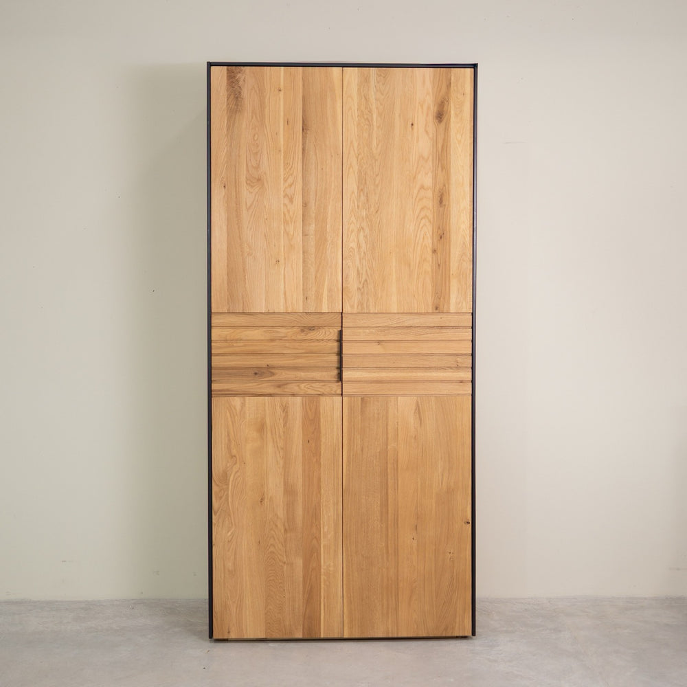 Armario con 2 puertas de madera maciza roble Runa | NordicStory