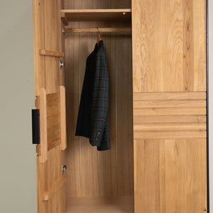 Armario con 2 puertas de madera maciza roble Runa | NordicStory