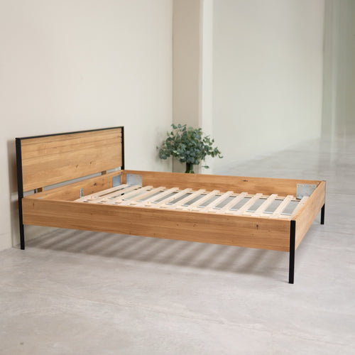 Cama de madera maciza roble Runa | NordicStory