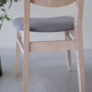 Pack de 2 o 4 Sillas de Comedor Nova, Estructura de Madera Maciza de Roble Blanqueado | NordicStory