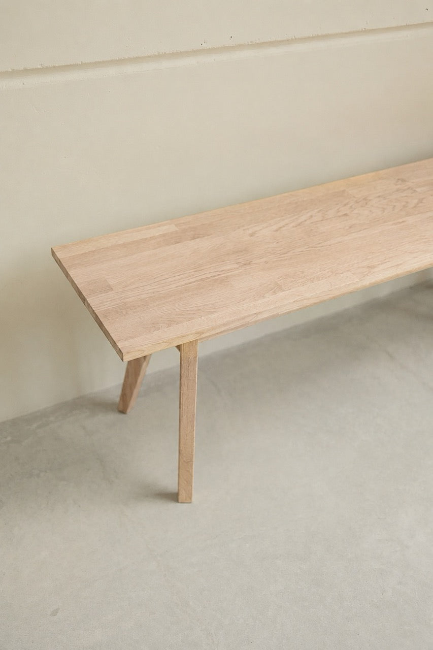 Banco de madera maciza de roble Harold | NordicStory