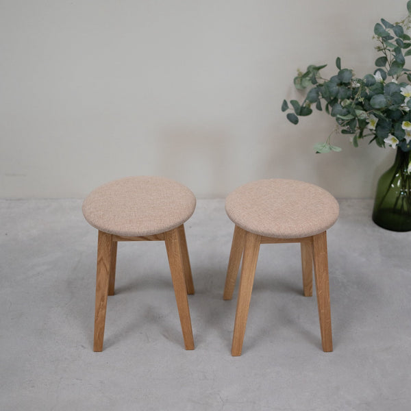 Pack de 2 o 4 Taburetes de Comedor de Madera Maciza Diana, tapizado | NordicStory