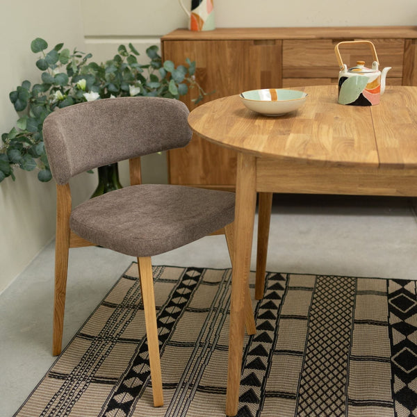 Pack de 2 o 4 Sillas de Comedor de Madera Maciza de Roble Claus, tapizado Gris o Marron | NordicStory