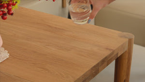 Kit con aceite para cuidar muebles de madera maciza