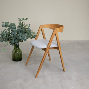 Pack de 2 o 4 Sillas de Comedor de Madera Maciza de Roble Oscar, tapizado | NordicStory
