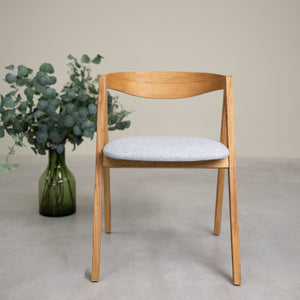 Pack de 2 o 4 Sillas de Comedor de Madera Maciza de Roble Oscar, tapizado | NordicStory